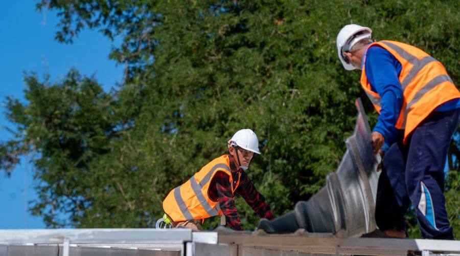 Professional gutter cleaning in Saint Croix Falls, WI